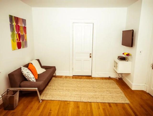 Grand Studio Room, Mt Vernon NY